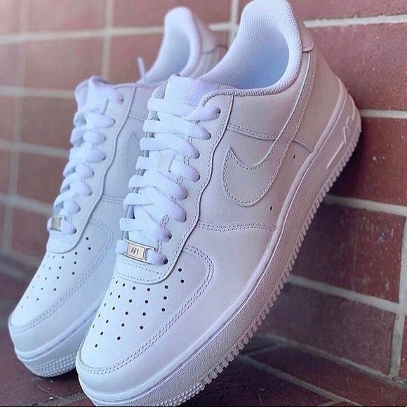 Nike Air Force one all white low top shoes women’s - Picture 4 of 4